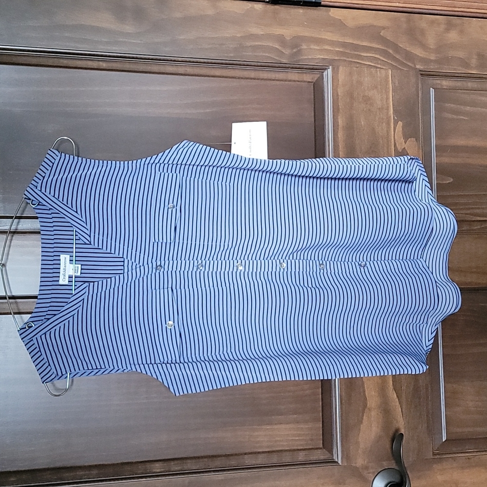 Womens small croft & barrow no sleeve blouse.